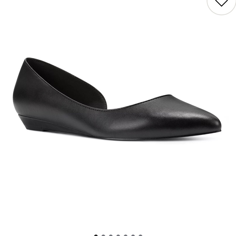 NWOB Nine West black leather Spruce flats